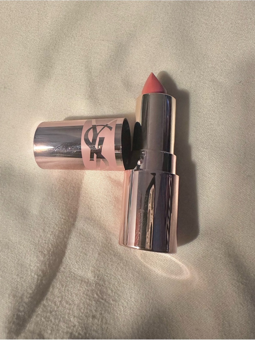 YSL Loveshine Candy Glow Lip Balm 44B - Sheer Pink Gloss Sample - Picture 4 of 5